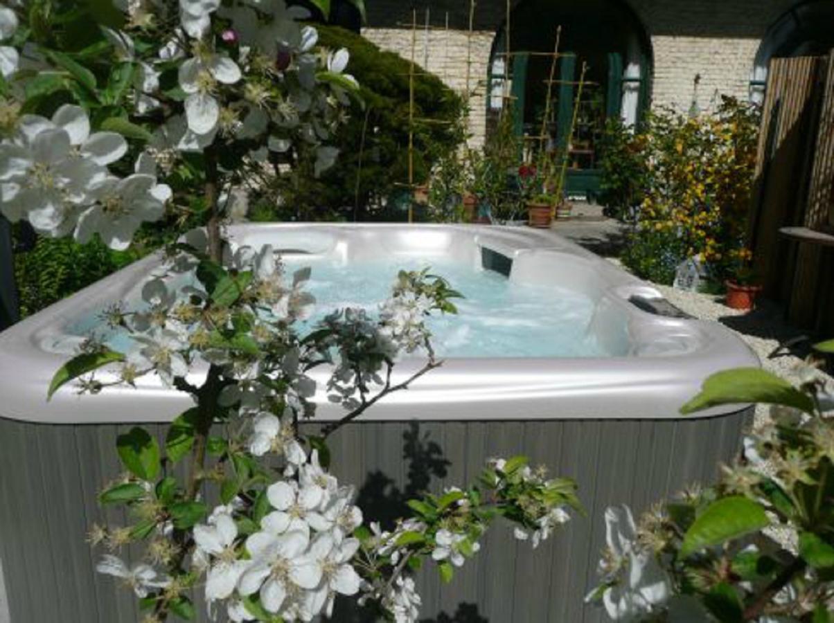 Manoir De Bois En Ardres B&B 외부 사진